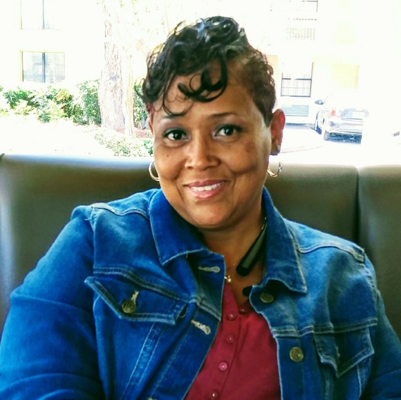 Meet your Posher, Angela - Picture 2 of 2